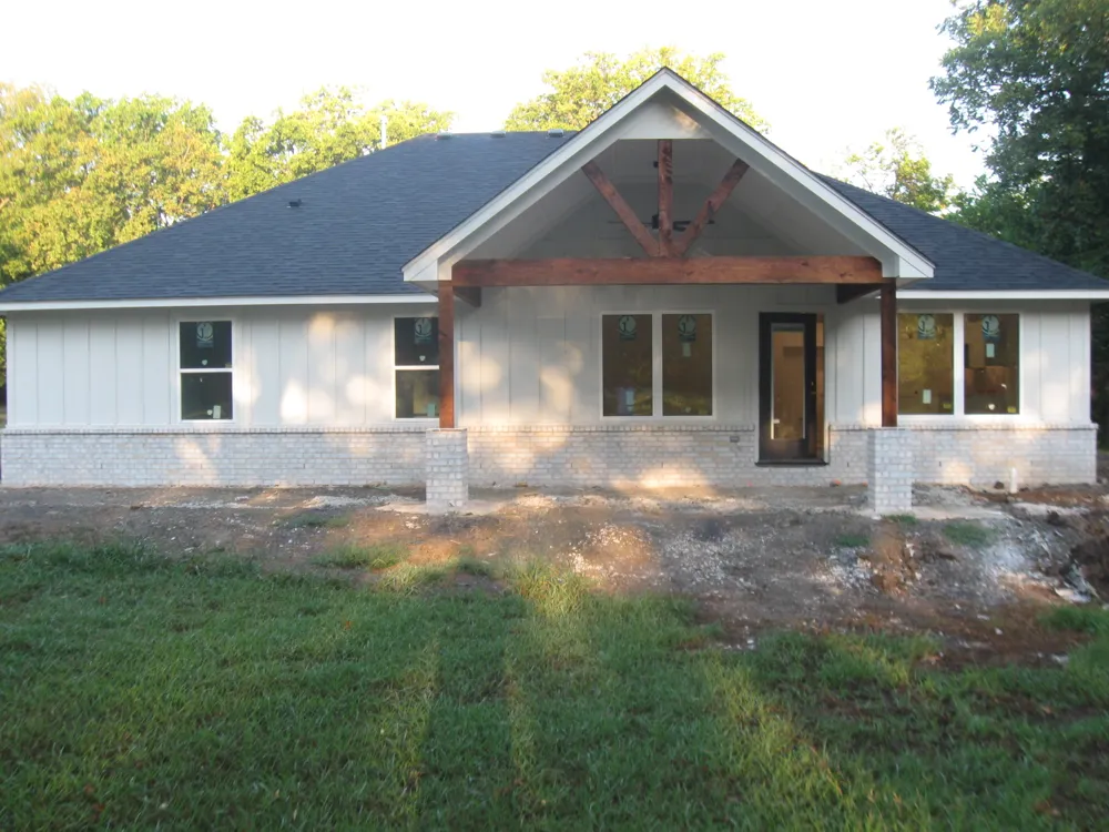 2056 Cherokee Avenue Chouteau, OK 74337