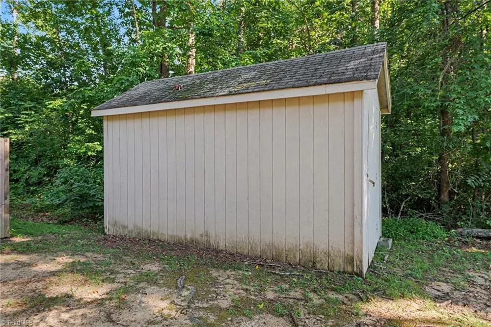 2205 Cardinal Drive Jamestown, NC 27282