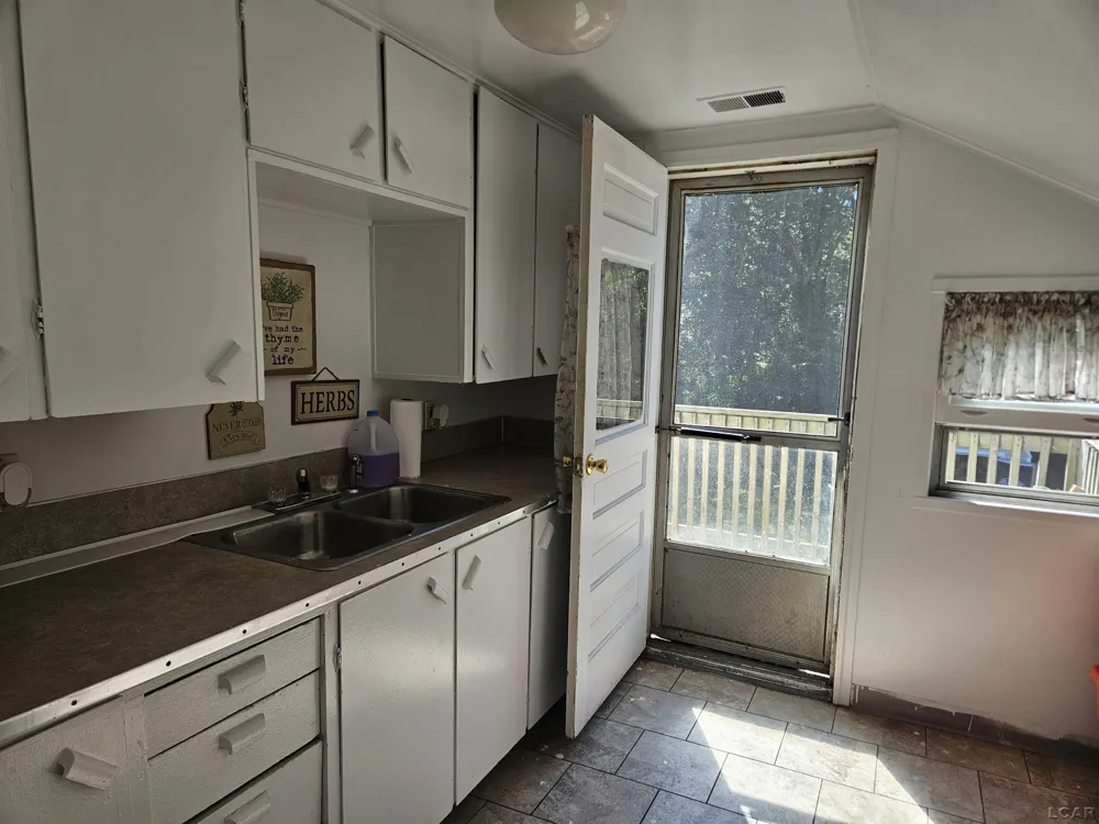 1116 Walker Street Jackson City, MI 49202