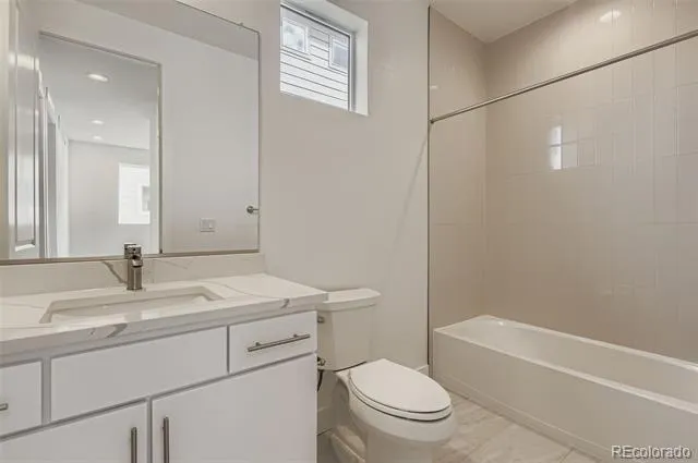 10886 E Hinsdale Circle Centennial, CO 80112