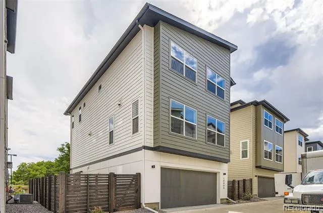 10886 E Hinsdale Circle Centennial, CO 80112