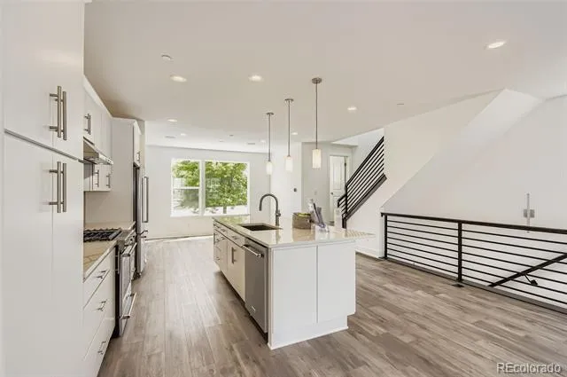10886 E Hinsdale Circle Centennial, CO 80112