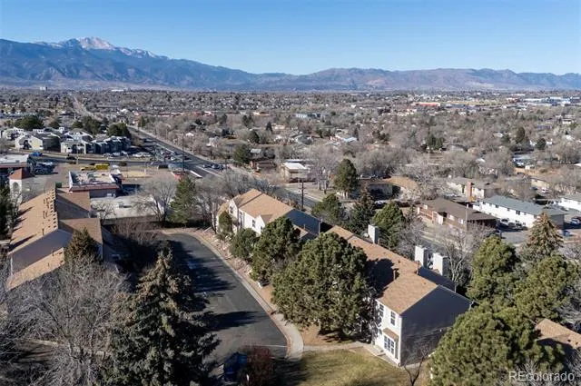 524 Shady Crest Circle Colorado Springs, CO 80916