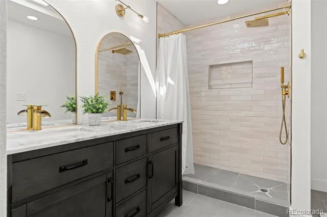 7045 Routt Street Arvada, CO 80004