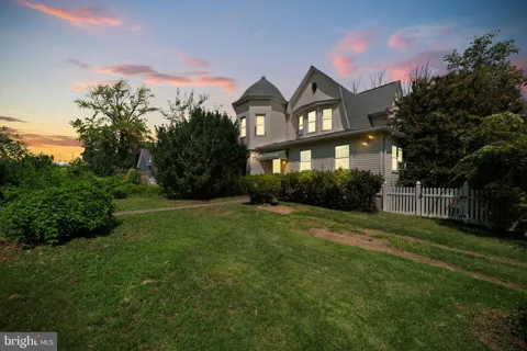 333 OAK AVENUE
