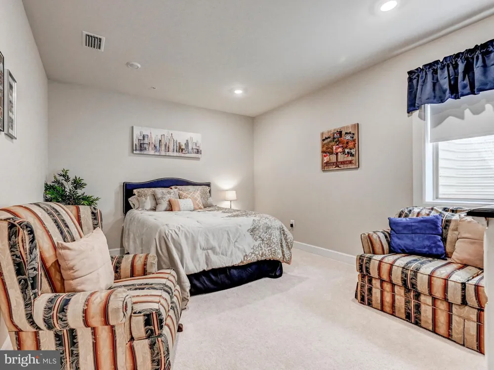 388 CROWN POINT DRIVE Frederick, MD 21702