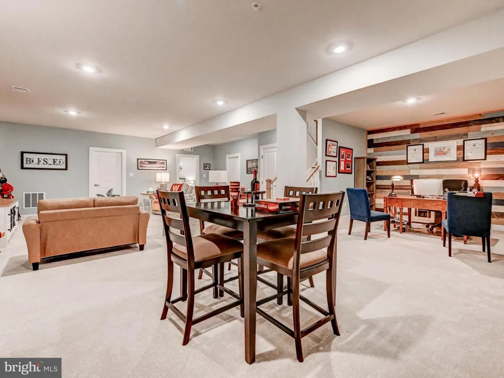 388 CROWN POINT DRIVE Frederick, MD 21702