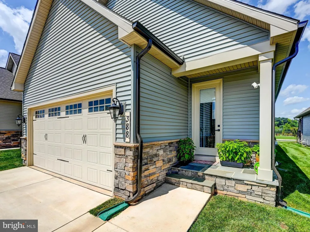 388 CROWN POINT DRIVE Frederick, MD 21702
