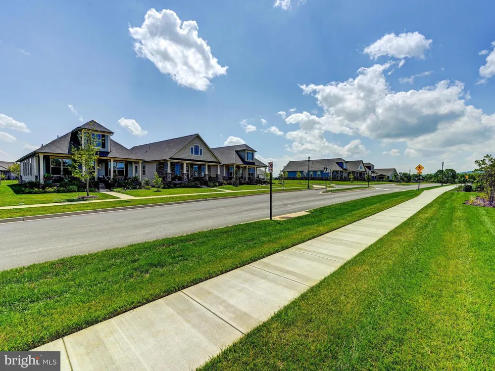 388 CROWN POINT DRIVE Frederick, MD 21702