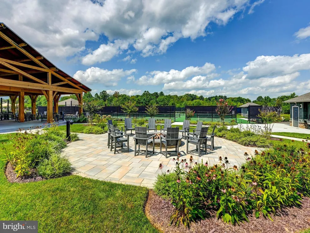 388 CROWN POINT DRIVE Frederick, MD 21702