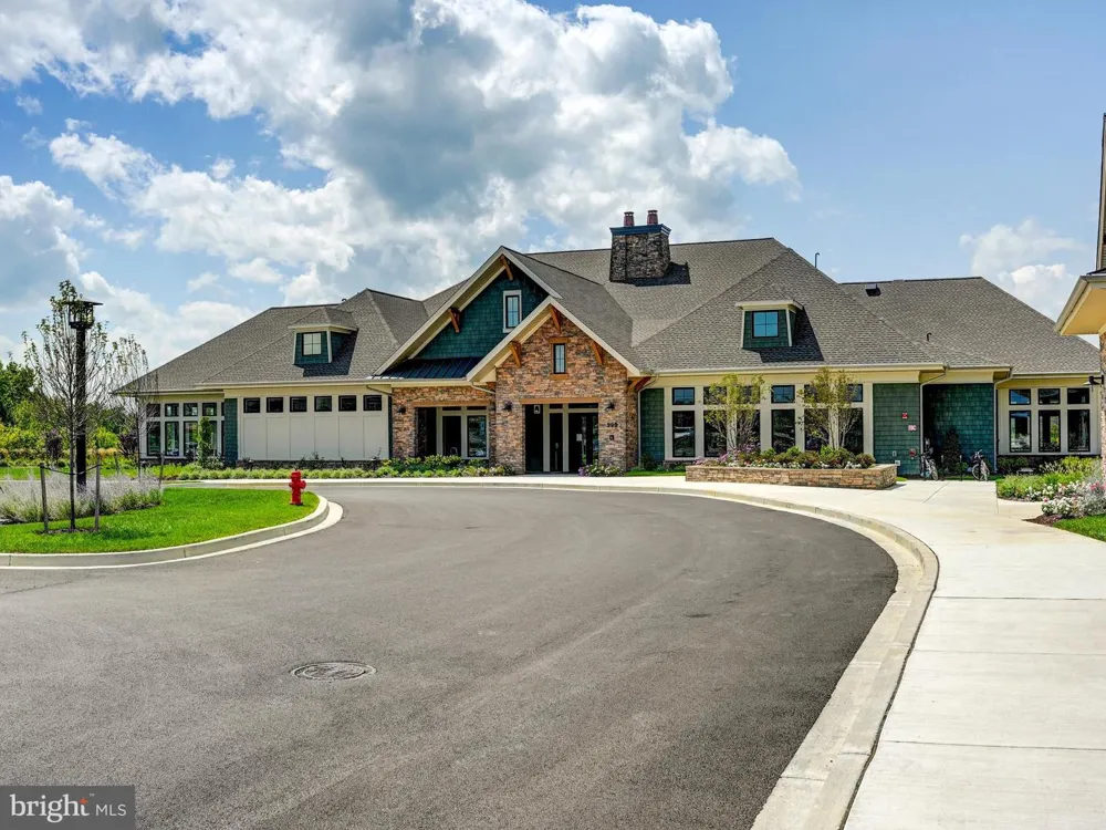 388 CROWN POINT DRIVE Frederick, MD 21702