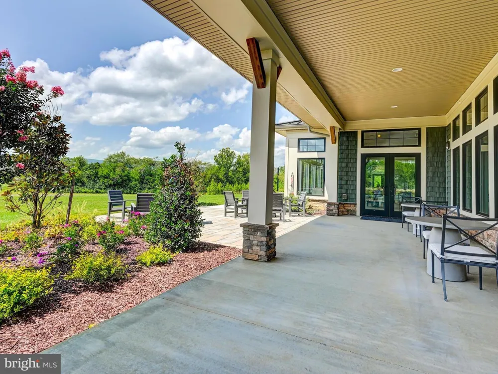388 CROWN POINT DRIVE Frederick, MD 21702