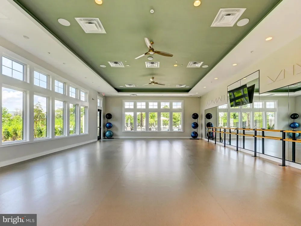 388 CROWN POINT DRIVE Frederick, MD 21702