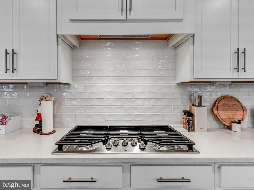 388 CROWN POINT DRIVE Frederick, MD 21702