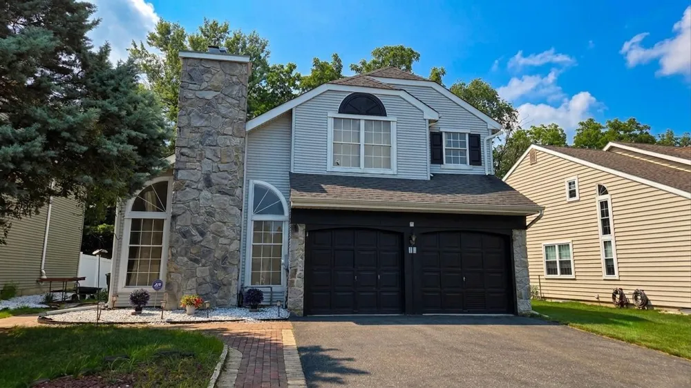 10 WESLEY LANE Burlington, NJ 08016