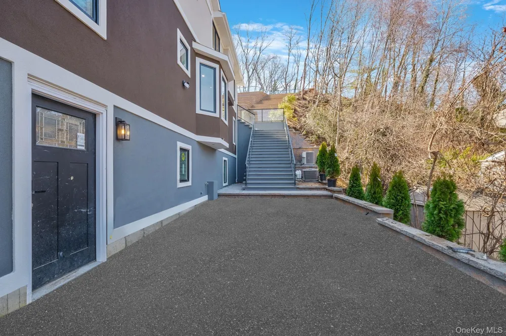 150 Sugar Toms Lane East Norwich, NY 11732