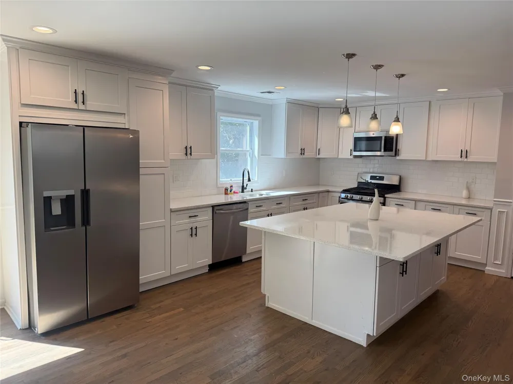 8 W Narcissus Road Mastic Beach, NY 11951