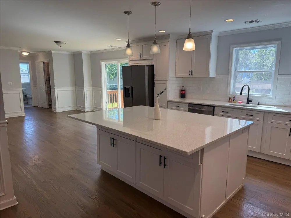 8 W Narcissus Road Mastic Beach, NY 11951
