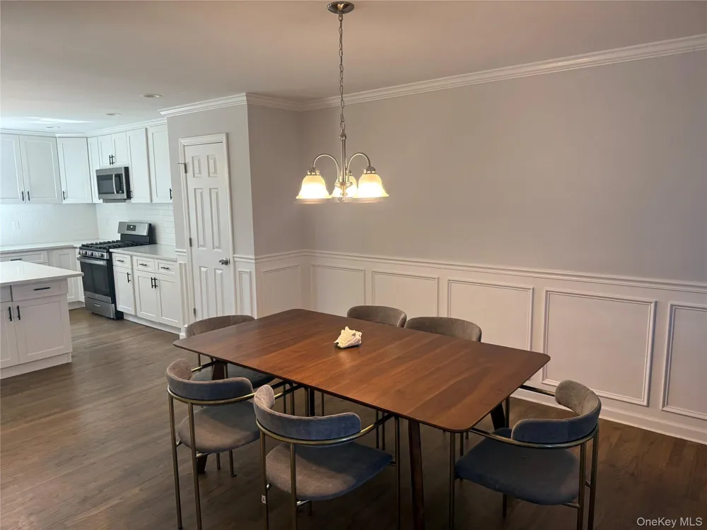 8 W Narcissus Road Mastic Beach, NY 11951