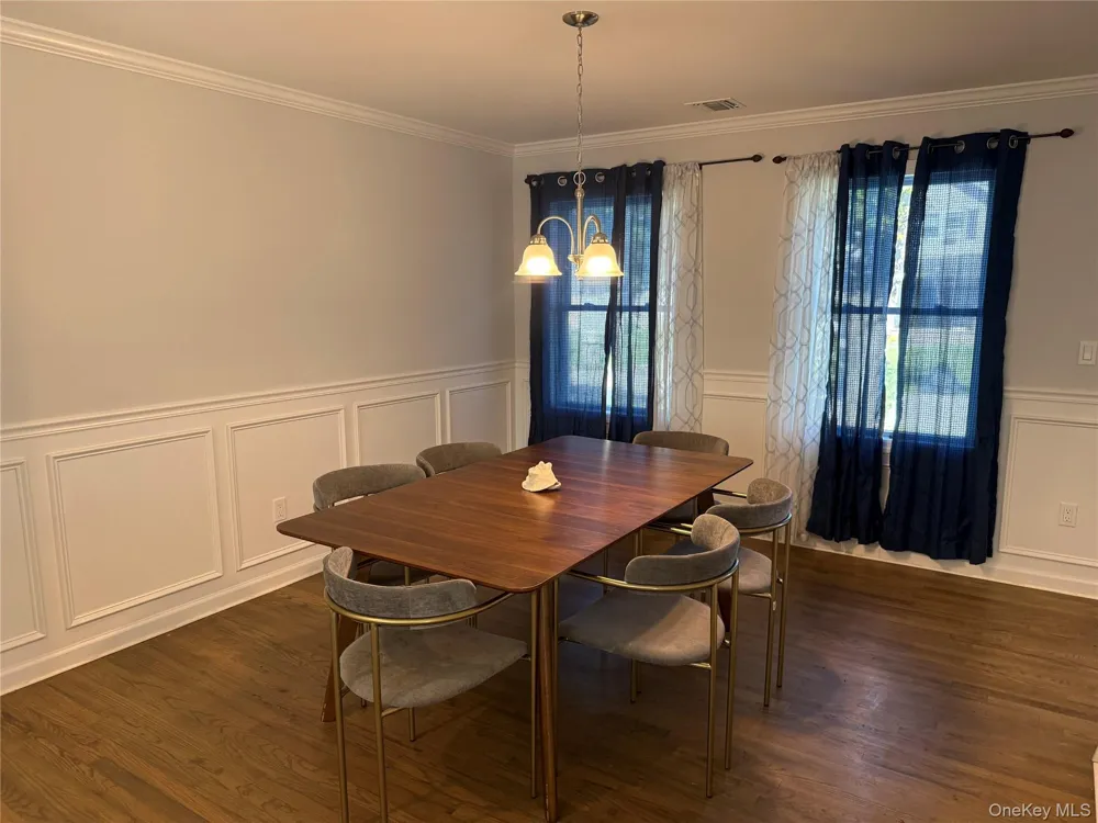 8 W Narcissus Road Mastic Beach, NY 11951