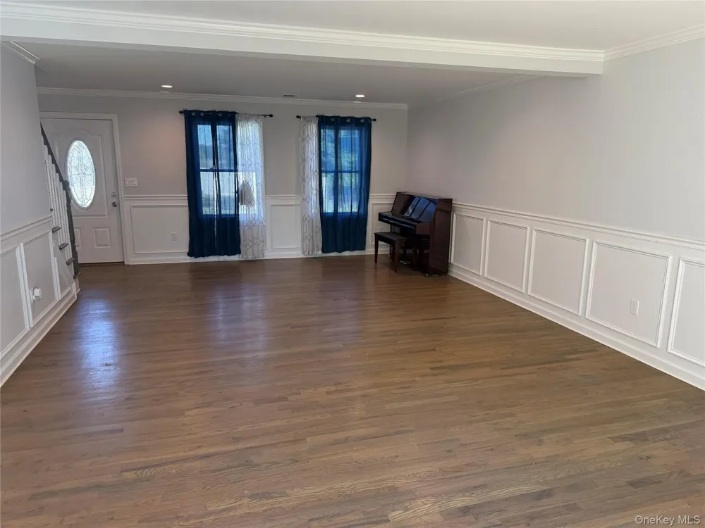 8 W Narcissus Road Mastic Beach, NY 11951