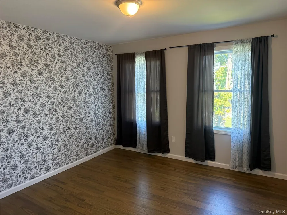 8 W Narcissus Road Mastic Beach, NY 11951