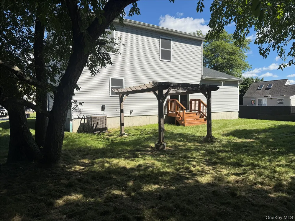 8 W Narcissus Road Mastic Beach, NY 11951