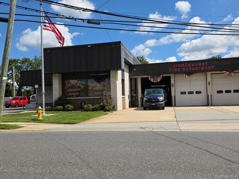 178 S 15th Street Lindenhurst, NY 11757