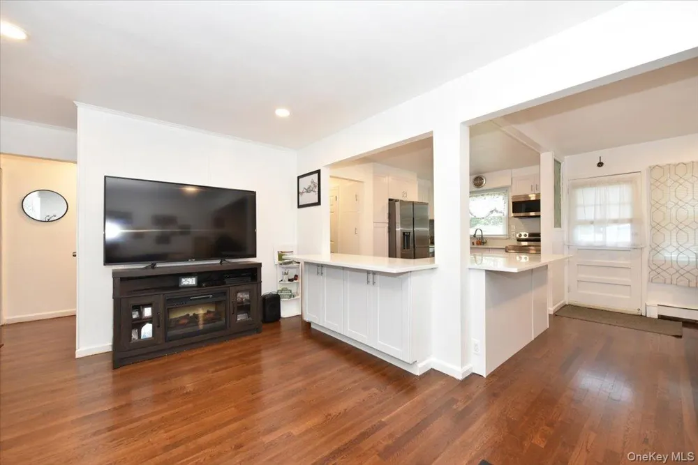 95 Jenkins Avenue North Babylon, NY 11703