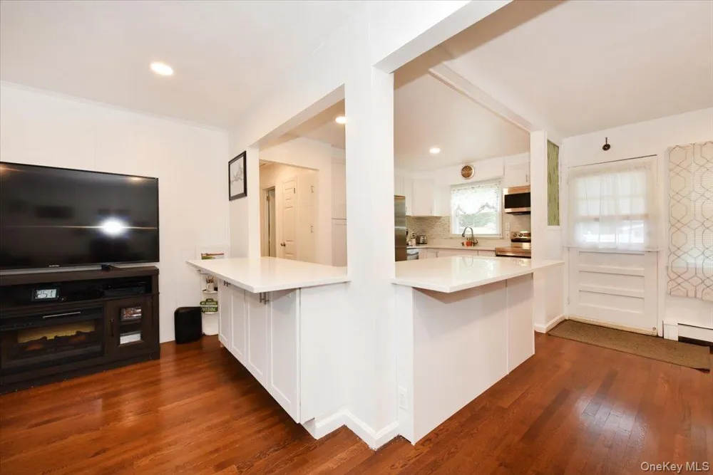 95 Jenkins Avenue North Babylon, NY 11703
