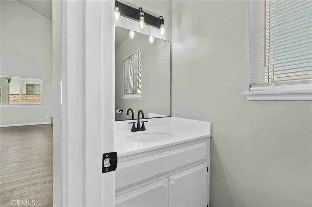 13330 Tamarisk Victorville, CA 92395