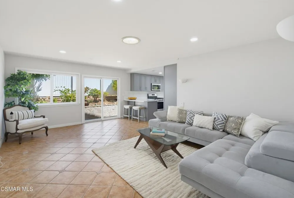 786 Capitan Street Newbury Park, CA 91320