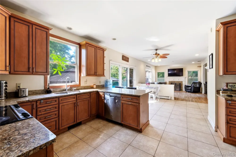204 Melrose Parkway Patchogue, NY 11772