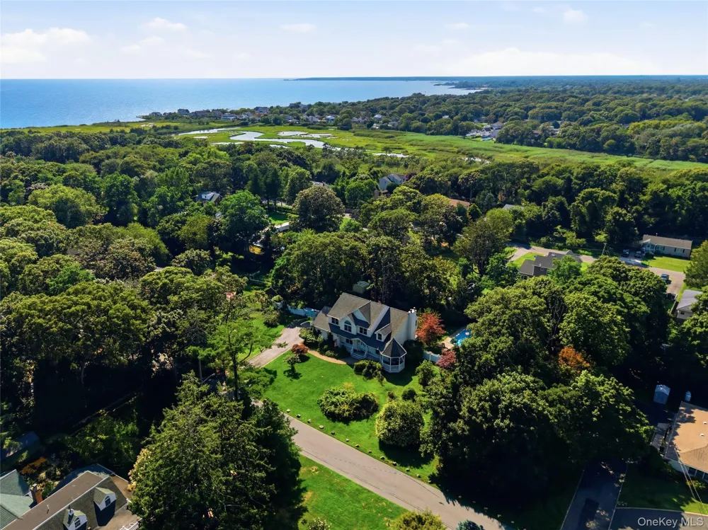 204 Melrose Parkway Patchogue, NY 11772