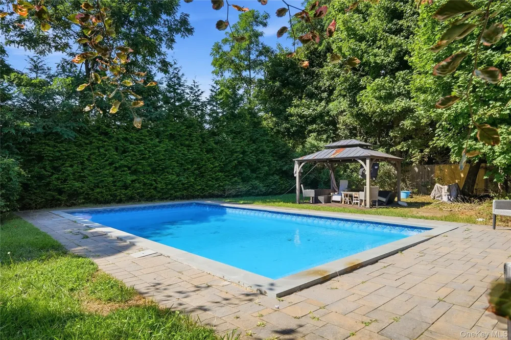 204 Melrose Parkway Patchogue, NY 11772