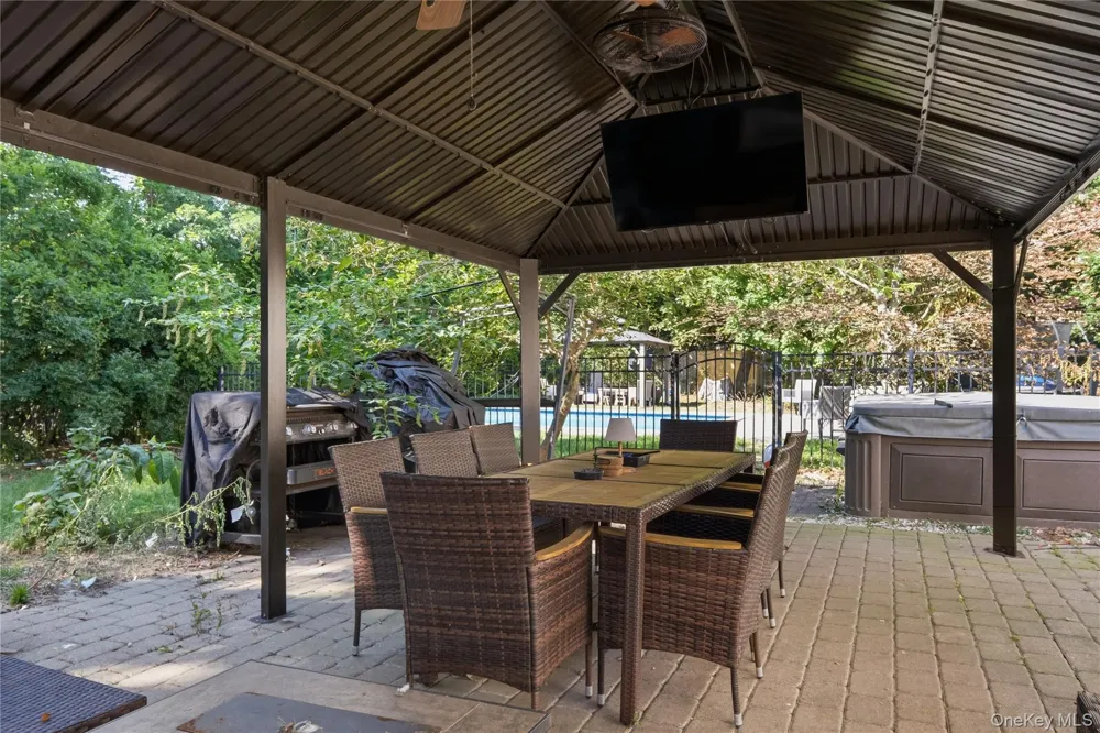 204 Melrose Parkway Patchogue, NY 11772
