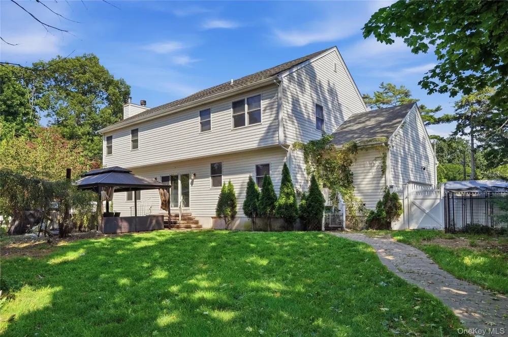 204 Melrose Parkway Patchogue, NY 11772