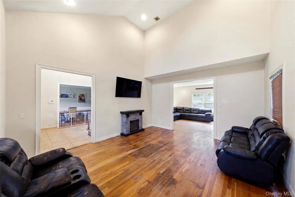 204 Melrose Parkway Patchogue, NY 11772