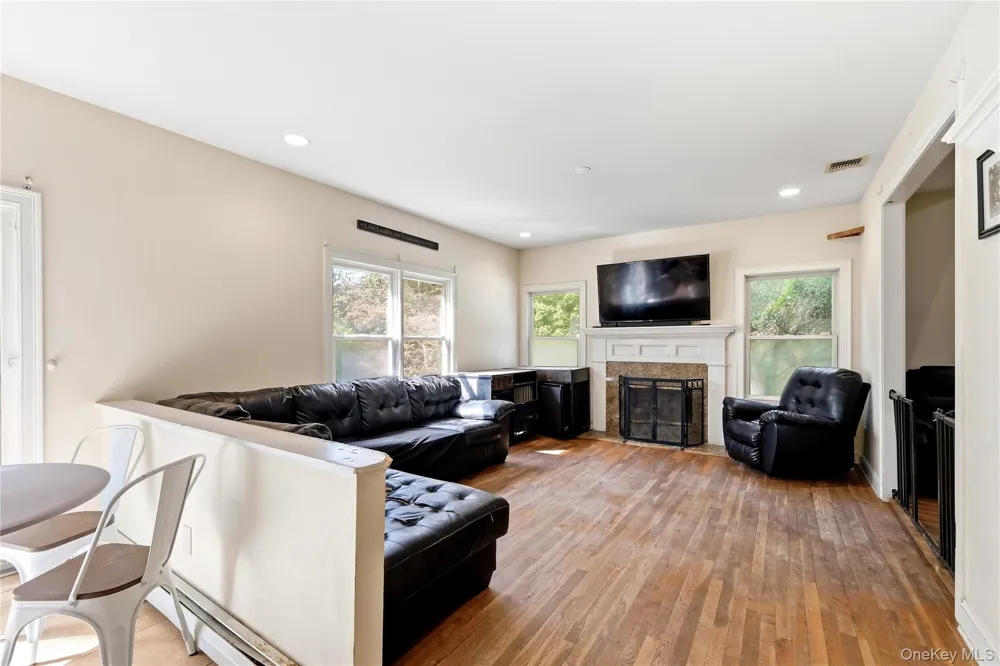 204 Melrose Parkway Patchogue, NY 11772