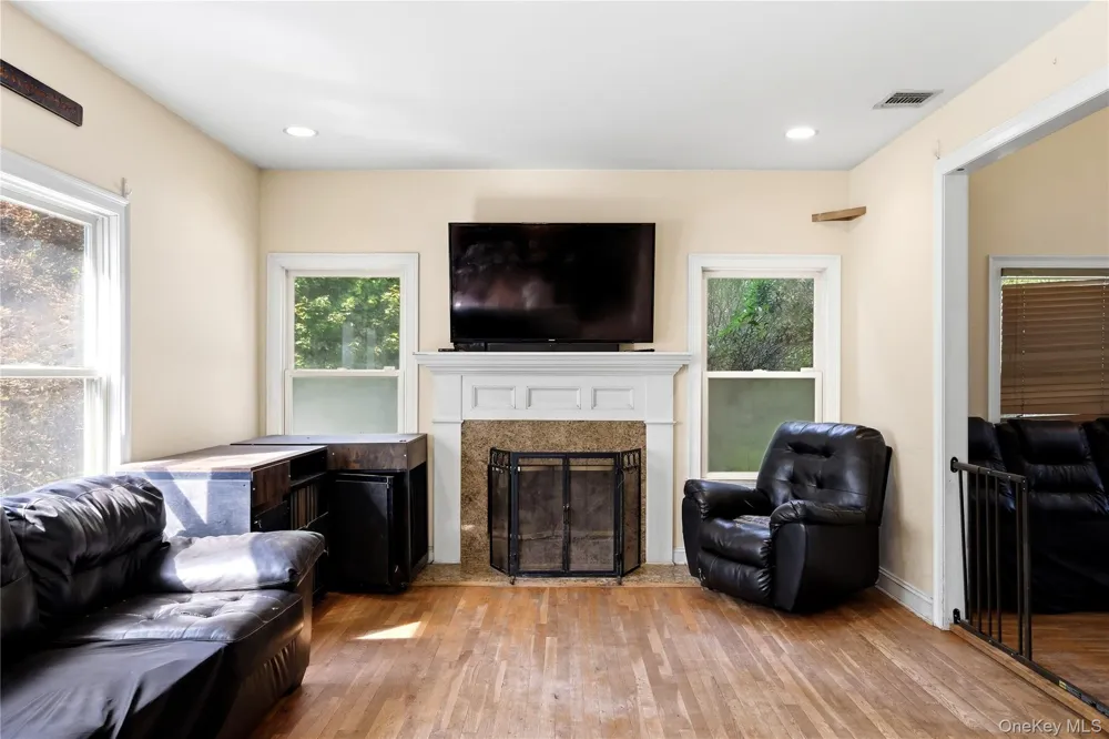 204 Melrose Parkway Patchogue, NY 11772