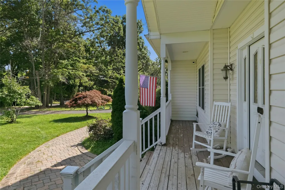 204 Melrose Parkway Patchogue, NY 11772