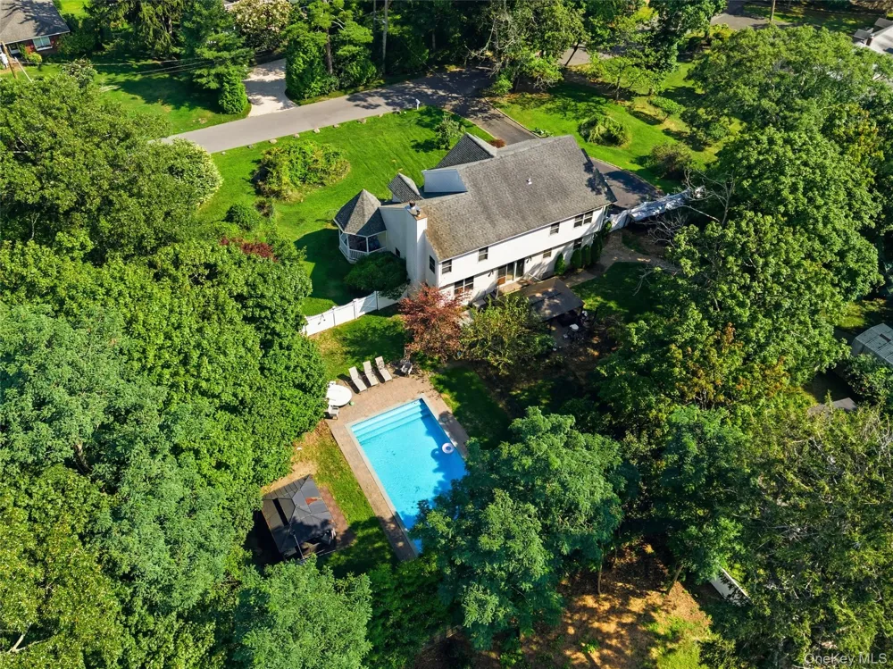 204 Melrose Parkway Patchogue, NY 11772