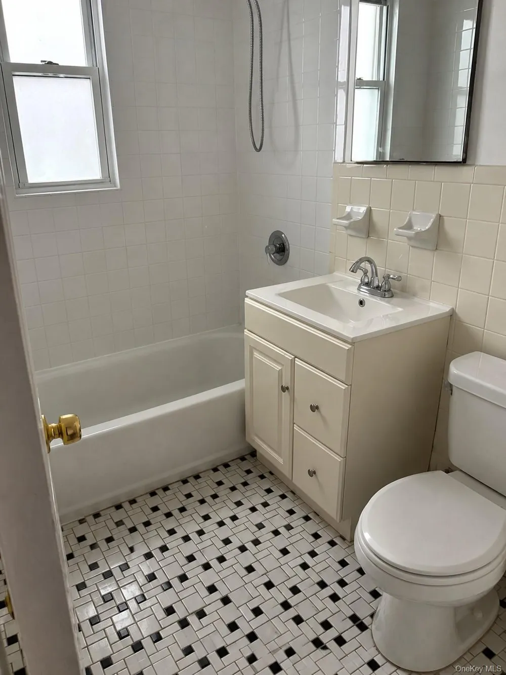 646 Commonwealth Avenue Bronx, NY 10473