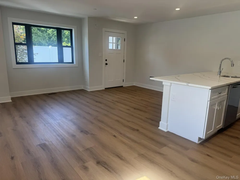 161 Union Avenue #15 Lynbrook, NY 11563