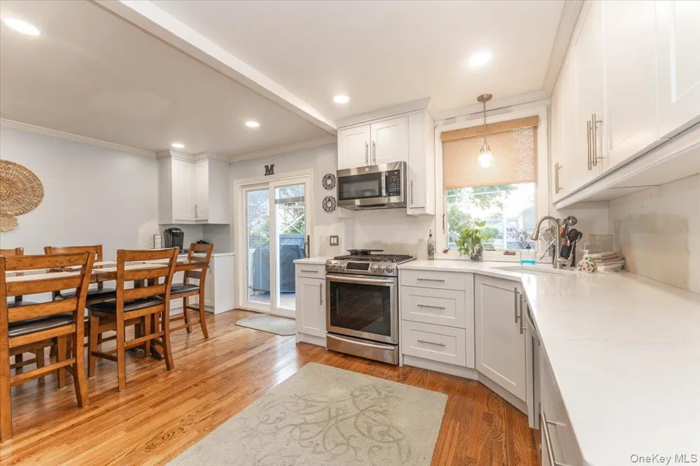 4 Brafmans Road Inwood, NY 11096