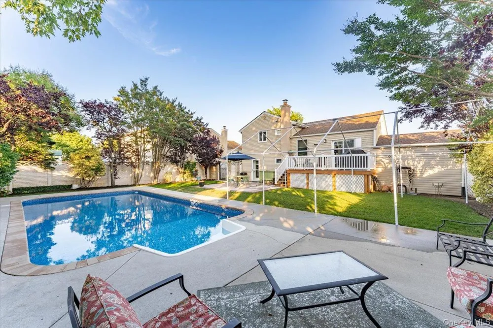 4 Brafmans Road Inwood, NY 11096