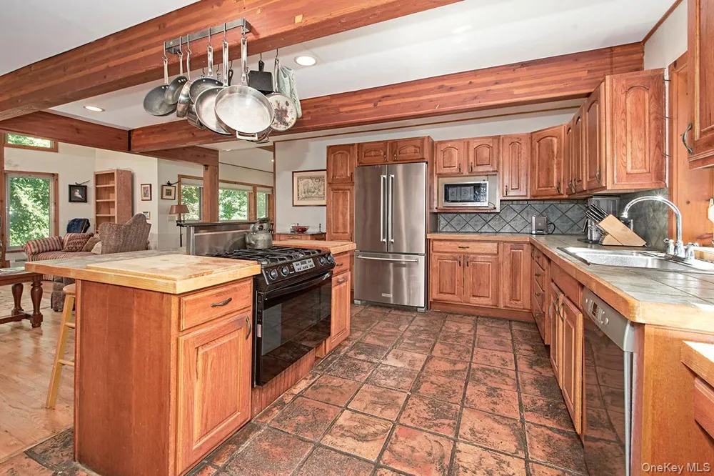 3 Little Lake Ridge Ossining, NY 10562
