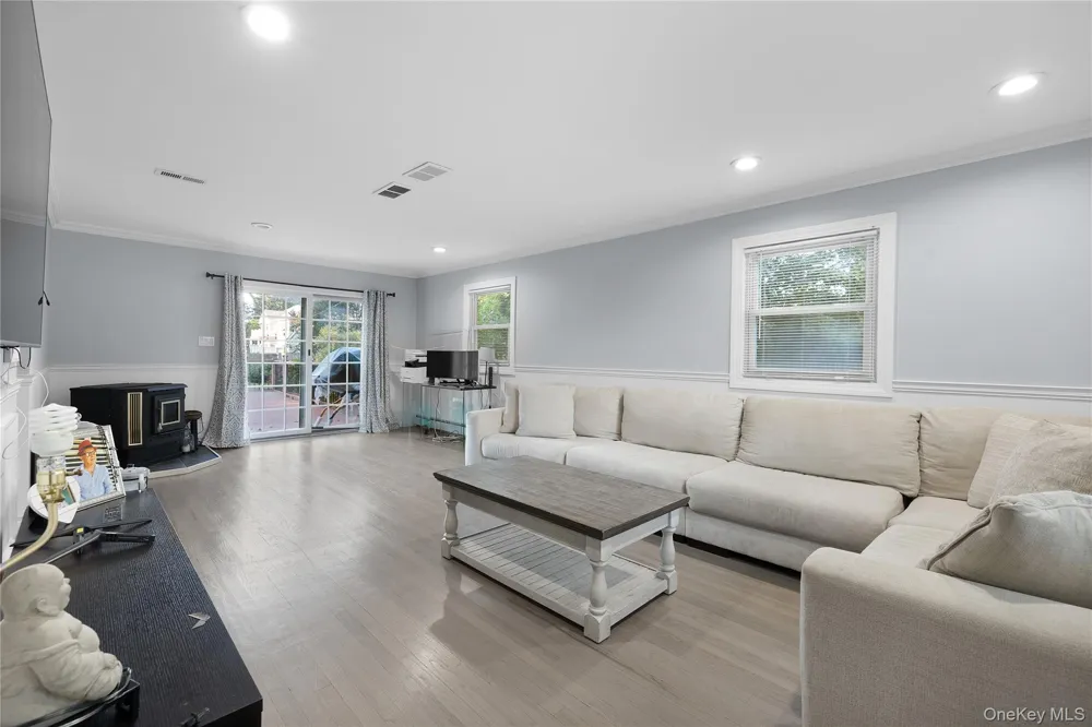 65 Timberpoint Road East Islip, NY 11730