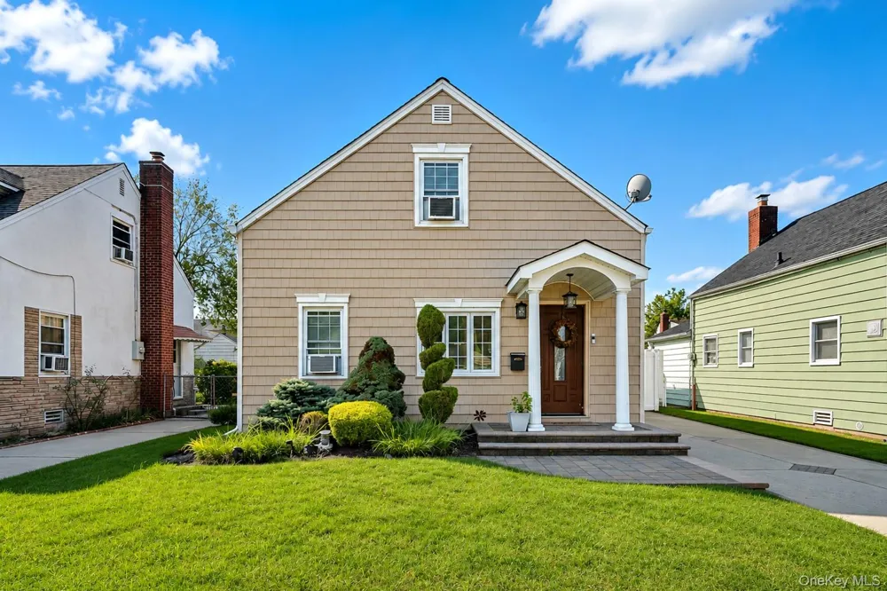 22 Shine Place Valley Stream, NY 11581
