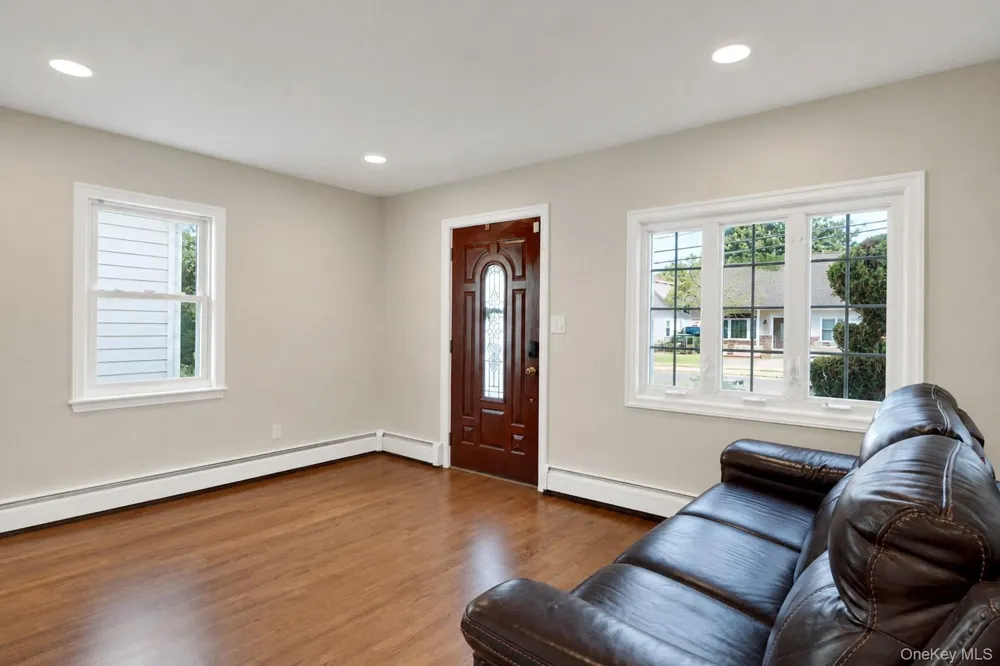 22 Shine Place Valley Stream, NY 11581